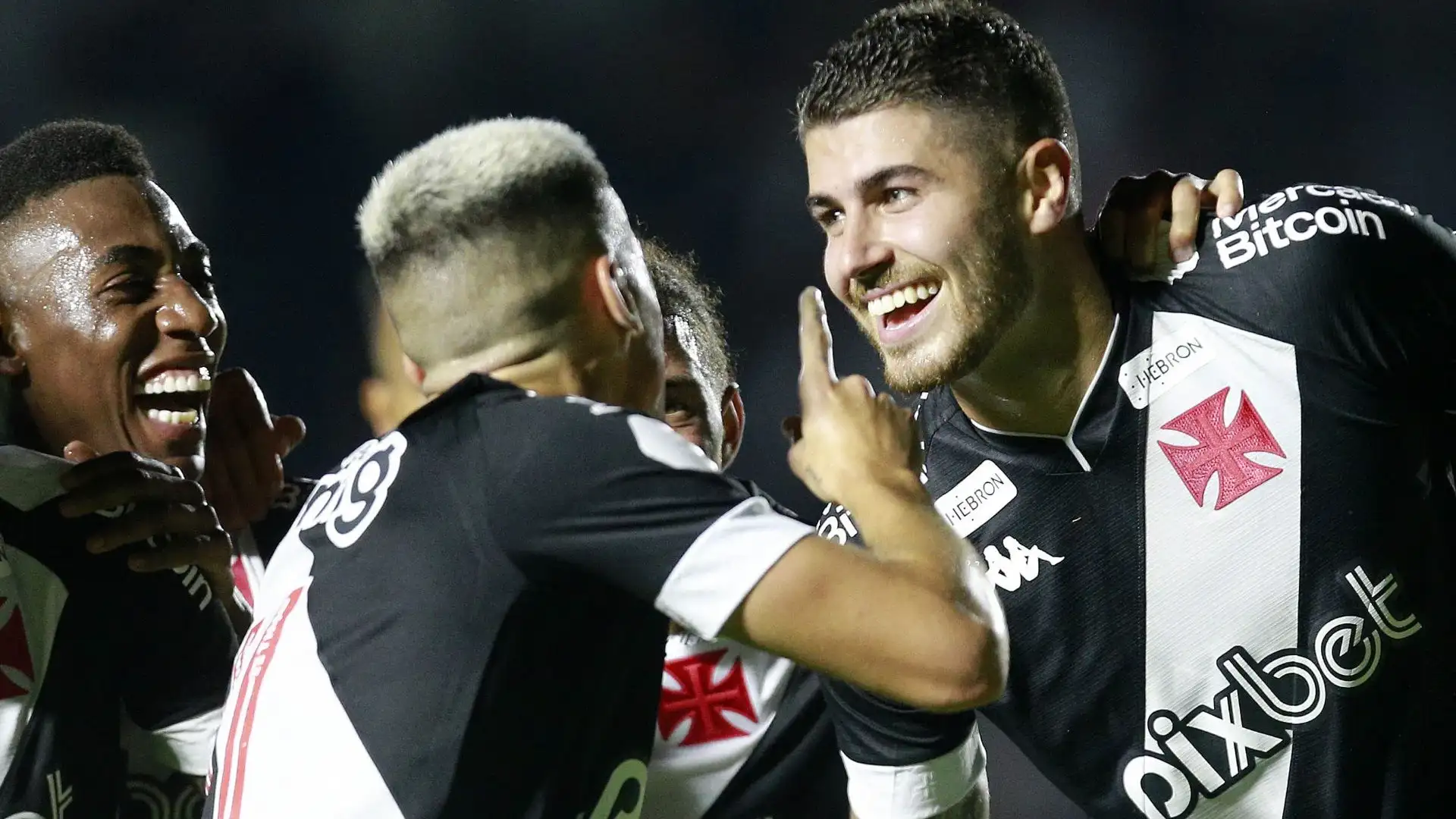 Posisi Pemain Bola Sepak dan Peranan Mereka dalam Peraduan